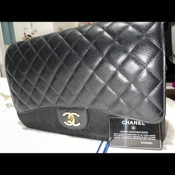 Authentic Chanel Timeless Classic Maxi DoubleFlap Caviar Leather w/Gold hardware - Picture 10 of 14